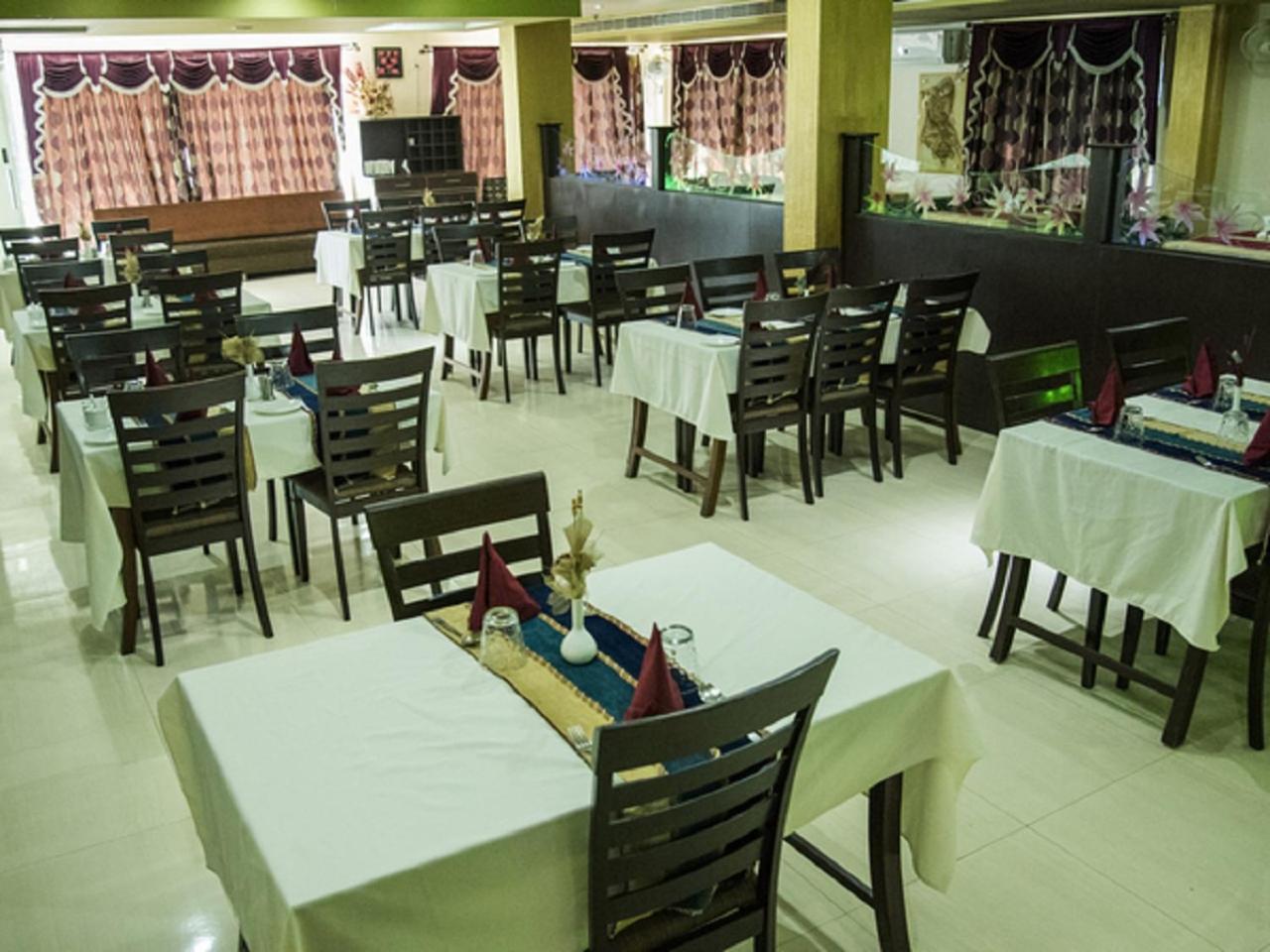Hotel Sunshine Baharampur Zewnętrze zdjęcie