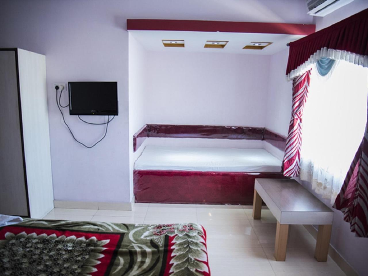 Hotel Sunshine Baharampur Zewnętrze zdjęcie