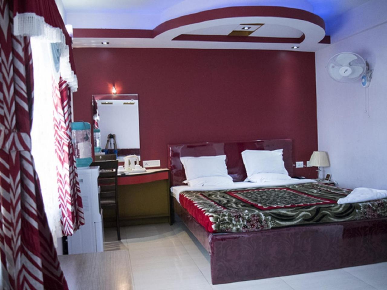 Hotel Sunshine Baharampur Zewnętrze zdjęcie