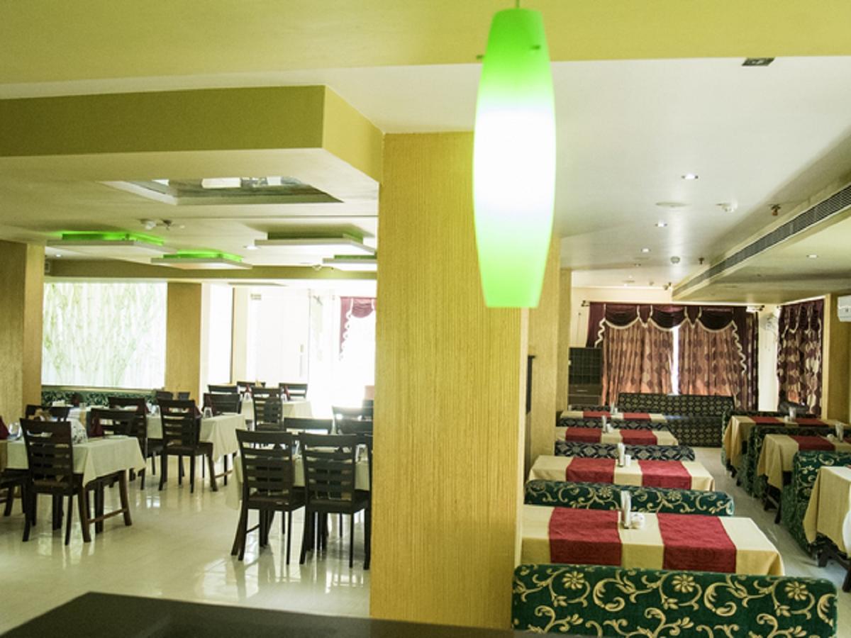 Hotel Sunshine Baharampur Zewnętrze zdjęcie