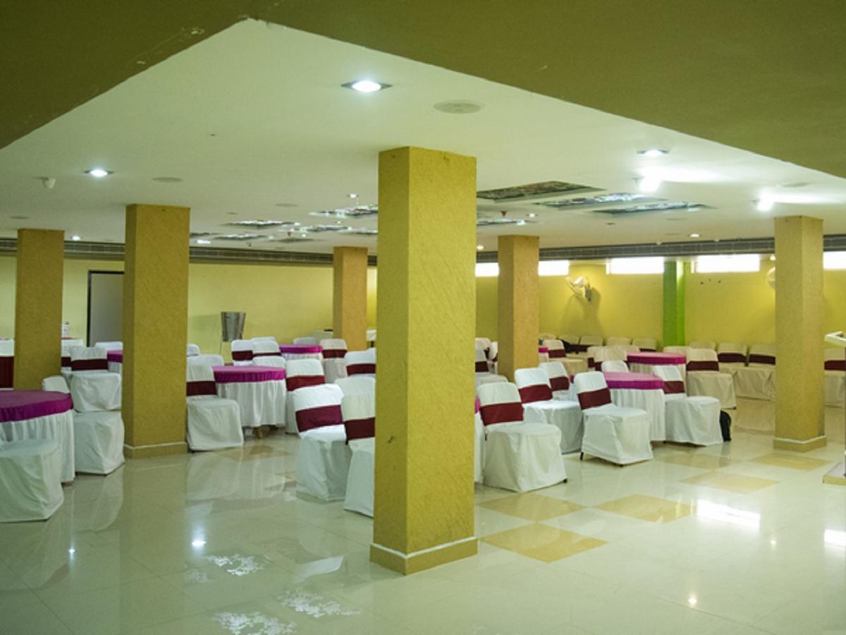 Hotel Sunshine Baharampur Zewnętrze zdjęcie