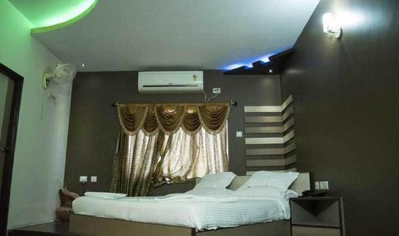 Hotel Sunshine Baharampur Zewnętrze zdjęcie